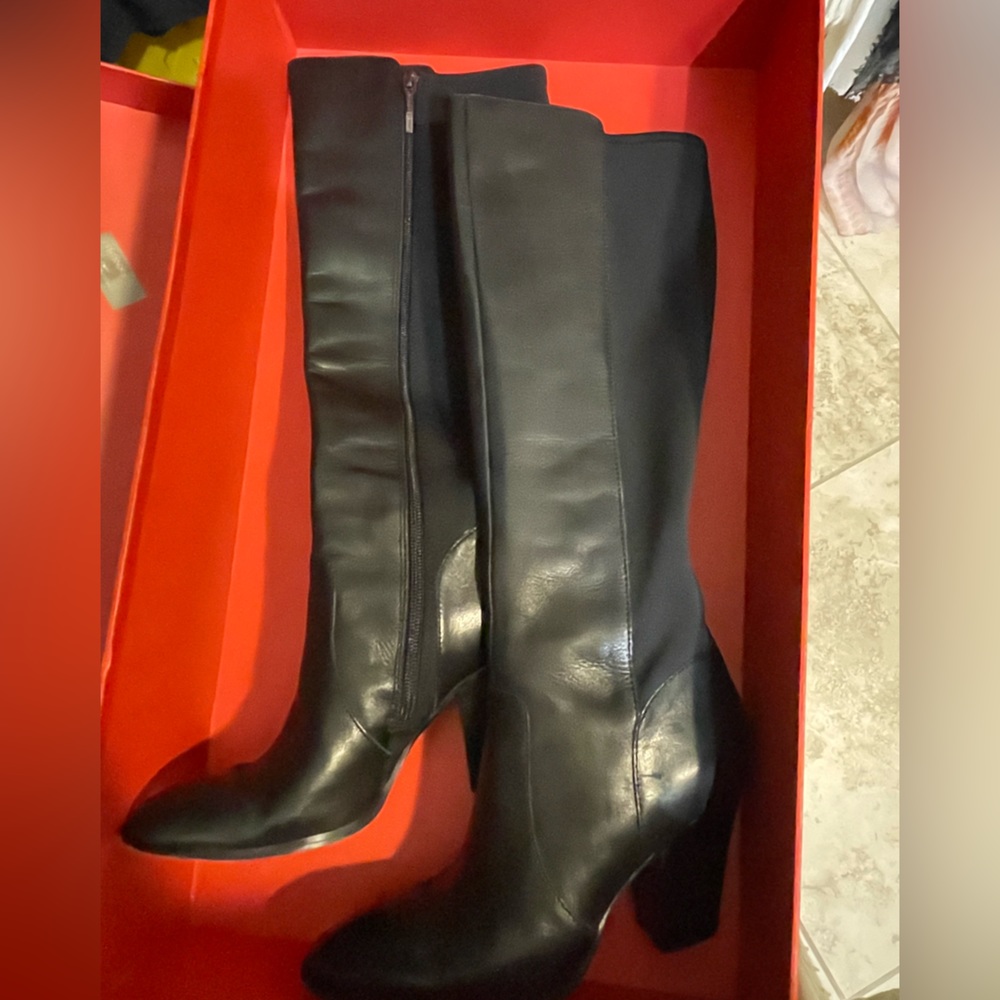 DonaldJ. Pliner leather and elastic back boots, Block Heel size 6.5